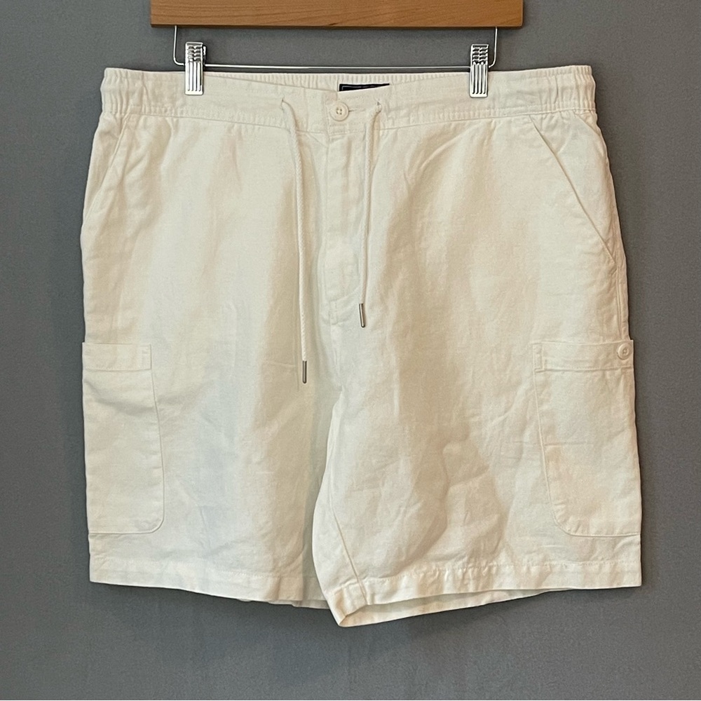 Reyn Spooner XL White Linen Blend Cargo Shorts Resort Elastic Waist NWOT